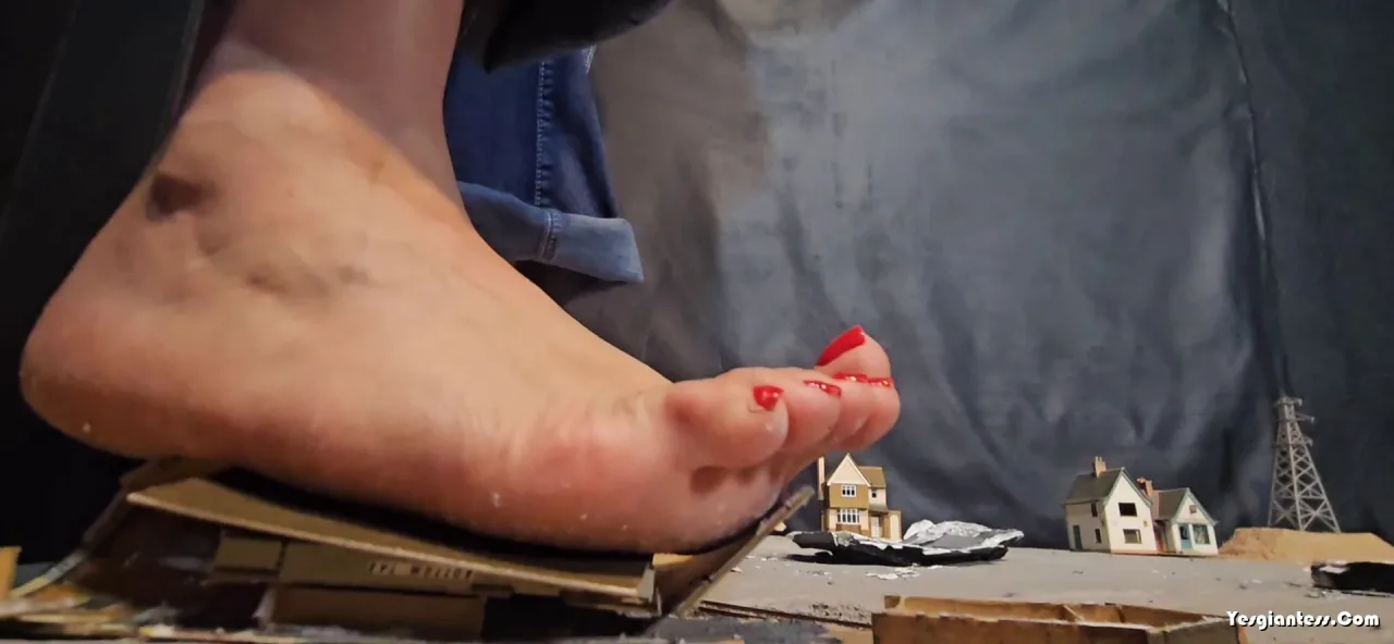Strength GTS Dioramas - The Attack Of Giantess Rollii
