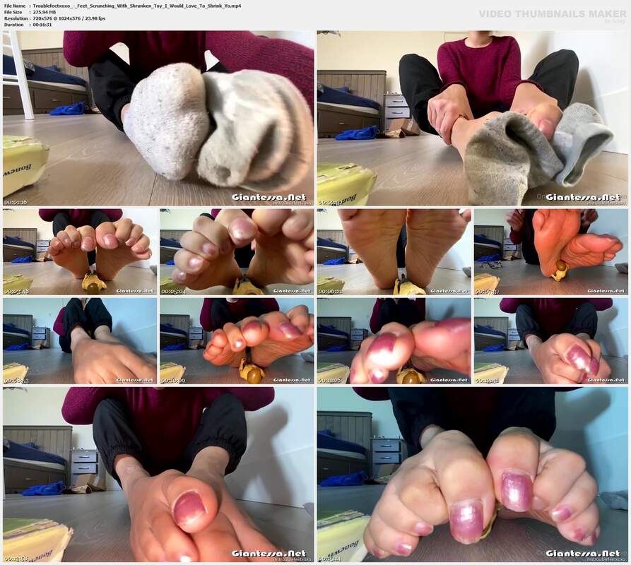 Troublefeetxoxo - Feet Scrunching With Shrunken Toy I Would Love To Shrink Yo